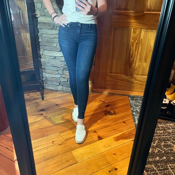 Abercrombie and Fitch MidRise Dark Wash Jegging 91 - Picture 2 of 7